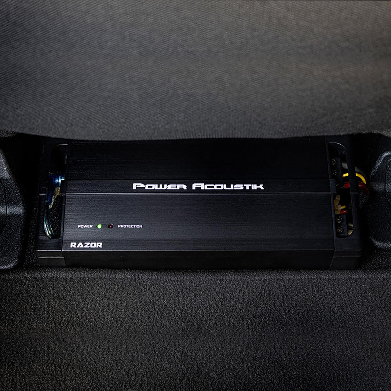 RZ4-3000D | 3000W Class D 4 Channels Razor Series Amplifier