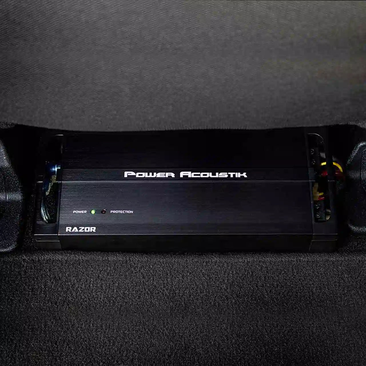 RZ4-3000D | 3000W Class D 4 Channels Razor Series Amplifier